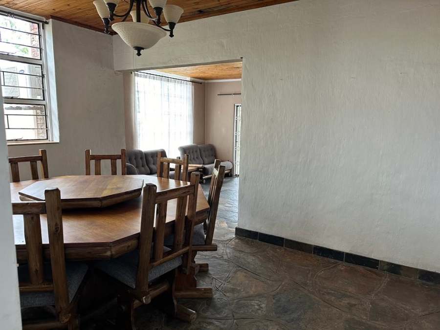 6 Bedroom Property for Sale in Hartbeesfontein North West
